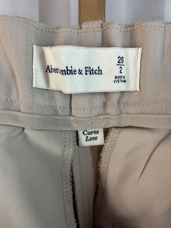 Abercrombie Curve Love A&F Sloane High Rise Tailored Shorts 4.5in - 2  26  Taupe - Picture 7 of 16